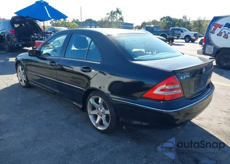 2007 Mercedes-Benz C 230 Sport из США, поврежденный, VIN WDBRF52H17A938727